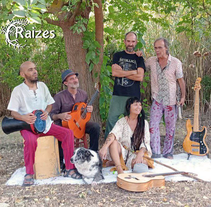 RAÍZES
